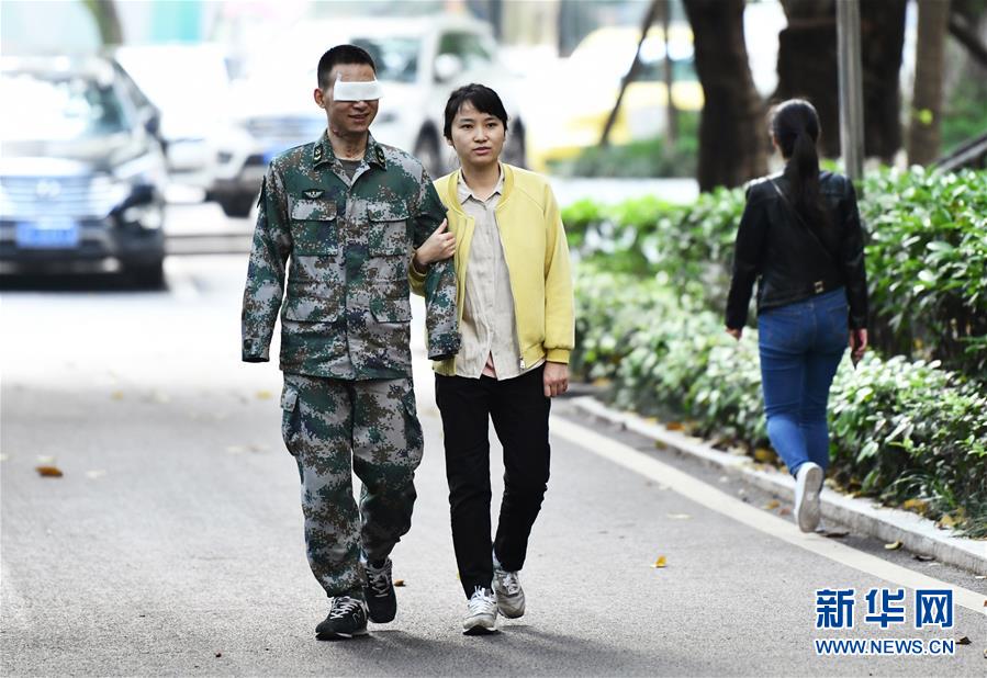 （時(shí)代先鋒&middot;圖文互動(dòng)）（6）新時(shí)代最可愛(ài)的人&mdash;&mdash;記陸軍某掃雷排爆大隊(duì)英雄戰(zhàn)士杜富國(guó)