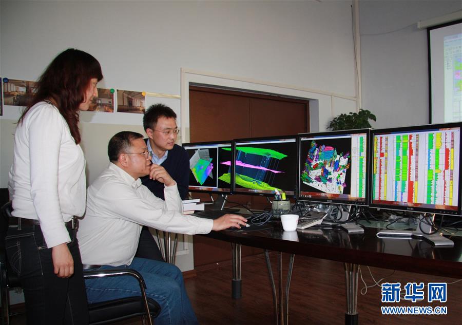 （新華全媒頭條&middot;圖文互動(dòng)）（7）鍛造領(lǐng)航復(fù)興的中流砥柱&mdash;&mdash;寫(xiě)在&ldquo;不忘初心、牢記使命&rdquo;主題教育即將啟動(dòng)之際