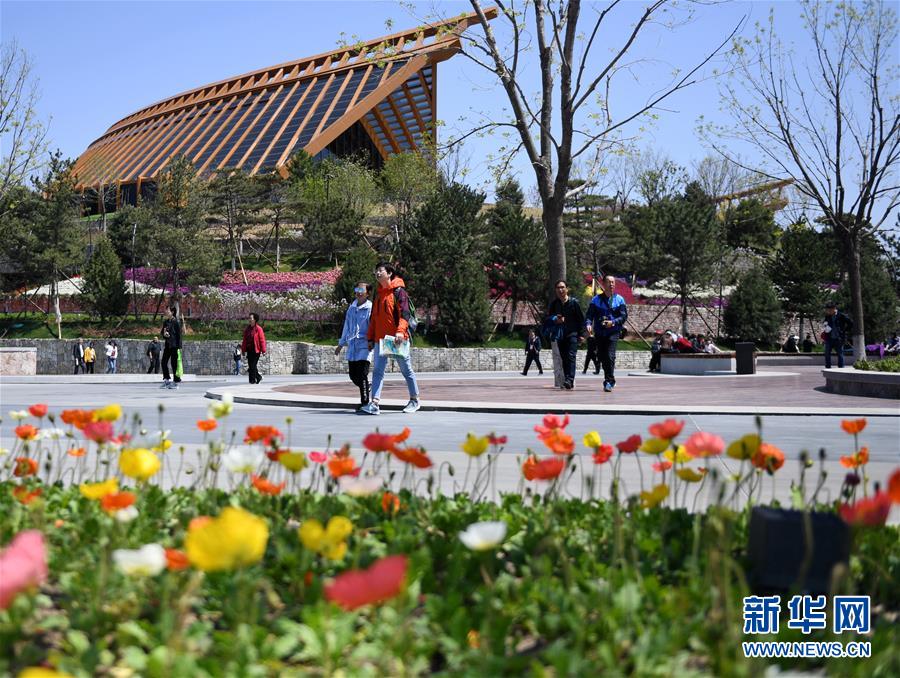 （在習(xí)近平新時(shí)代中國(guó)特色社會(huì)主義思想指引下&mdash;&mdash;新時(shí)代新作為新篇章&middot;圖文互動(dòng)）（9）從世園會(huì)&ldquo;看&rdquo;中國(guó)綠色發(fā)展之路&mdash;&mdash;寫在北京世園會(huì)&ldquo;中國(guó)國(guó)家館日&rdquo;到來之際