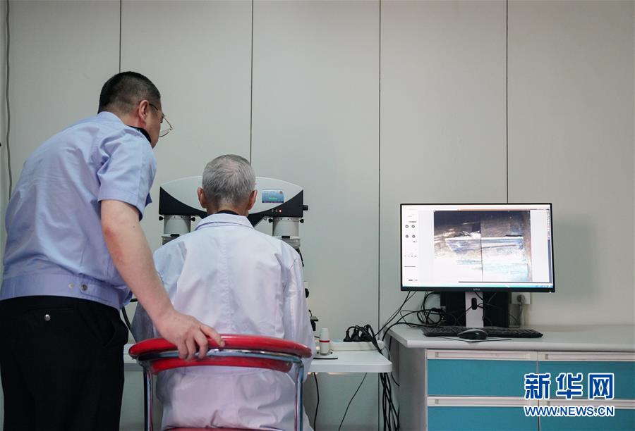 （新華全媒頭條&middot;時代先鋒&middot;圖文互動）（5）傳奇的英雄 無悔的忠誠&mdash;&mdash;記刑偵痕跡檢驗專家崔道植