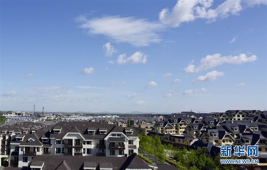 （在習(xí)近平新時(shí)代中國特色社會(huì)主義思想指引下&mdash;&mdash;新時(shí)代新作為新篇章&middot;圖文互動(dòng)）（1）在這里，遇見&ldquo;詩和遠(yuǎn)方&rdquo;&mdash;&mdash;長白山下&ldquo;第一鎮(zhèn)&rdquo;的全域旅游實(shí)踐