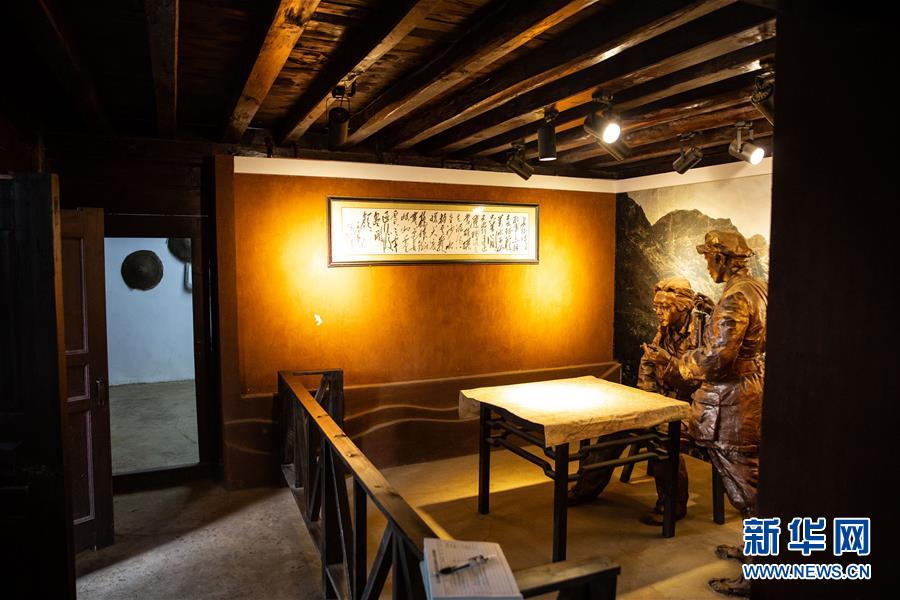 （新華全媒頭條&middot;壯麗70年&middot;奮斗新時(shí)代&mdash;&mdash;記者再走長(zhǎng)征路&middot;圖文互動(dòng)）（4）前進(jìn)，向著光明的方向&mdash;&mdash;尋訪金沙江畔紅色印記