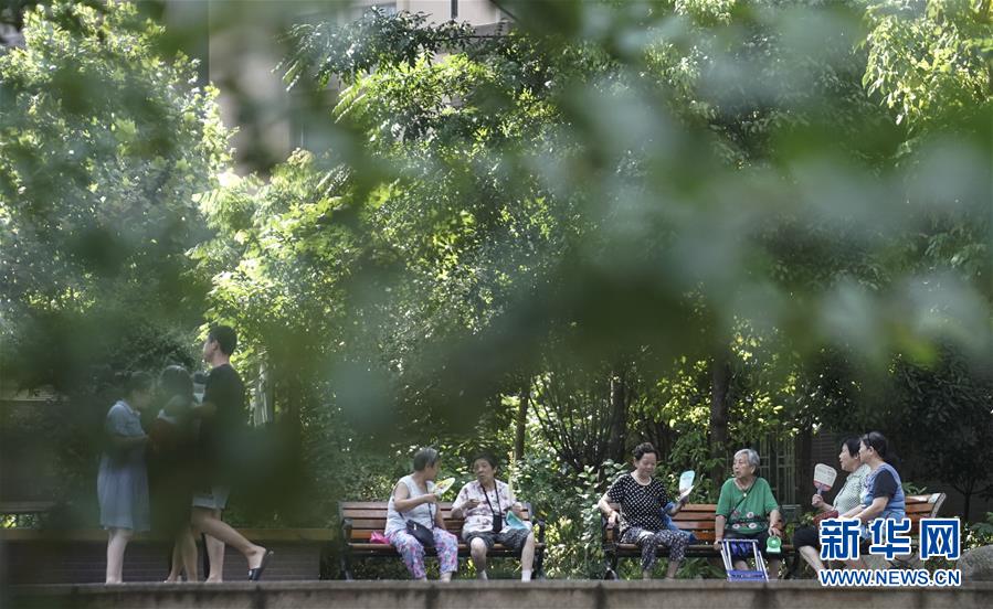 （習近平的民生關(guān)切事&middot;圖文互動）（6）為了夢圓安居，創(chuàng)造幸福生活&mdash;&mdash;習近平總書記牽掛的民生事之&ldquo;住有所居&rdquo;篇