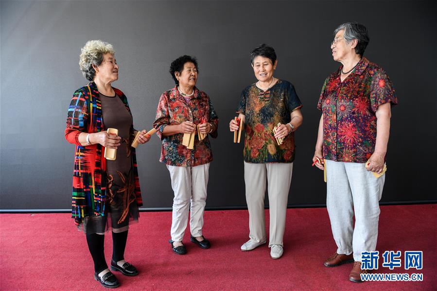 （在習(xí)近平新時代中國特色社會主義思想指引下&mdash;&mdash;新時代新作為新篇章&middot;總書記關(guān)心的百姓身邊事&middot;圖文互動）（7）棚改的溫暖：1億多人&ldquo;出棚進(jìn)樓&rdquo;