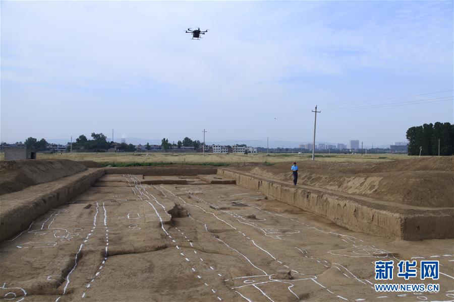 (新華調(diào)查·新中國(guó)考古重大發(fā)現(xiàn)·圖文互動(dòng))(1)二里頭遺址:打開(kāi)神秘夏朝的文化密碼