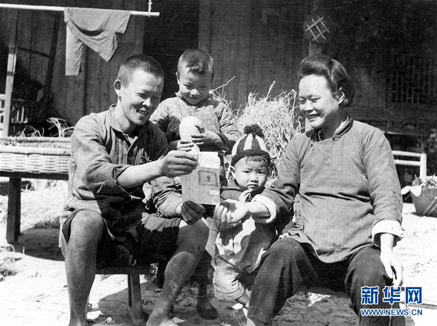 （壯麗70年&middot;奮斗新時(shí)代&mdash;&mdash;新中國(guó)崢嶸歲月&middot;圖文互動(dòng)）（1）廢除封建土地制度