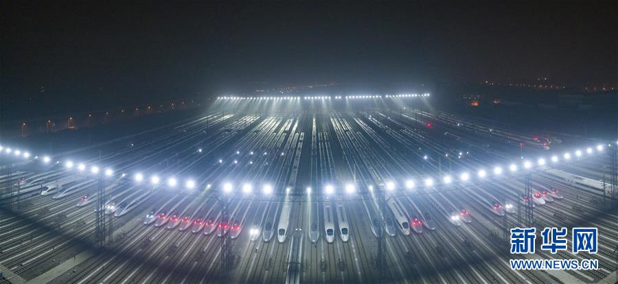 （壯麗70年&middot;奮斗新時(shí)代&mdash;&mdash;共和國(guó)發(fā)展成就巡禮）（1）人暢其行、貨暢其流&mdash;&mdash;共和國(guó)交通運(yùn)輸業(yè)發(fā)展成就巡禮