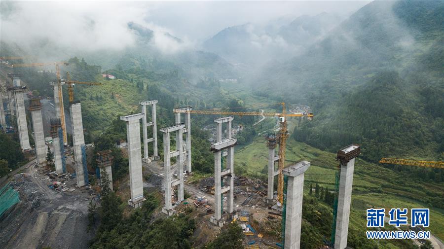 （壯麗70年&middot;奮斗新時(shí)代&mdash;&mdash;共和國(guó)發(fā)展成就巡禮）（8）人暢其行、貨暢其流&mdash;&mdash;共和國(guó)交通運(yùn)輸業(yè)發(fā)展成就巡禮