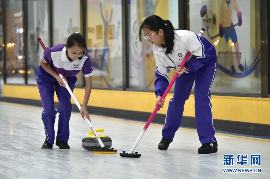 （體育&middot;圖文互動）（4）（在習(xí)近平新時(shí)代中國特色社會主義思想指引下&mdash;&mdash;新時(shí)代新作為新篇章&middot;總書記關(guān)心的百姓身邊事）奔跑吧，少年！&mdash;&mdash;體育讓孩子們插上強(qiáng)壯的翅膀（配本社同題文字稿）