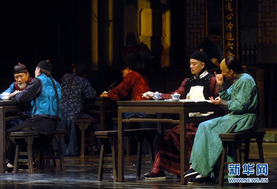 （壯麗70年&middot;奮斗新時(shí)代&mdash;&mdash;共和國發(fā)展成就巡禮）（1）人民是活水源頭&mdash;&mdash;新中國現(xiàn)實(shí)題材文藝創(chuàng)作巡禮