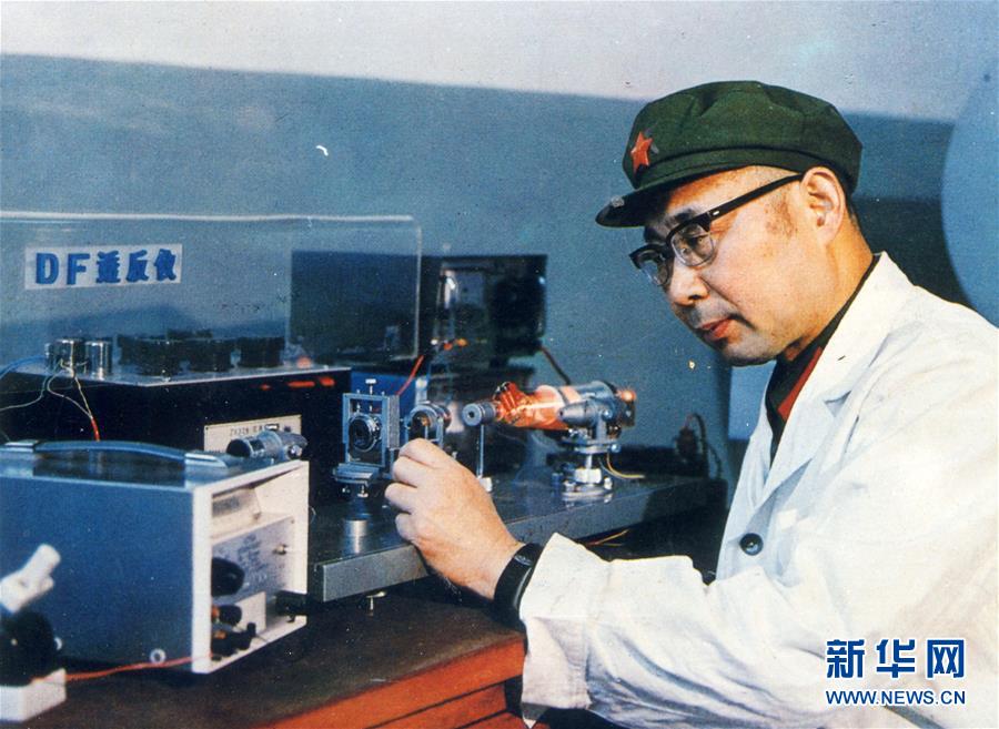 （愛國情 奮斗者&middot;圖文互動）（2）永不停轉(zhuǎn)的&ldquo;陀螺&rdquo;&mdash;&mdash;追記中國工程院院士、國防科技大學(xué)教授高伯龍