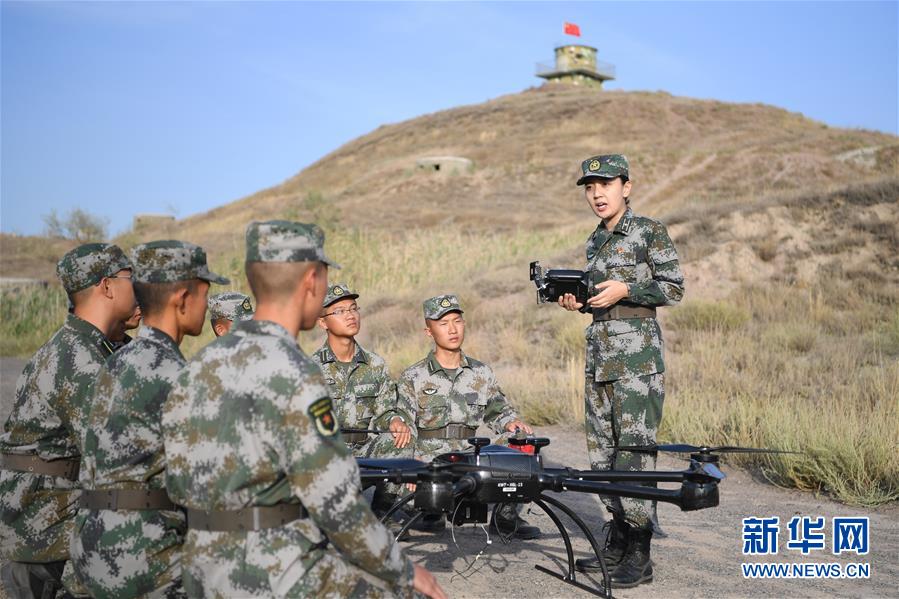 （圖文互動(dòng)）（1）歷史的見證&mdash;&mdash;陸軍邊海防學(xué)院維吾爾族女講師其曼古力一家三代守疆固邊記事