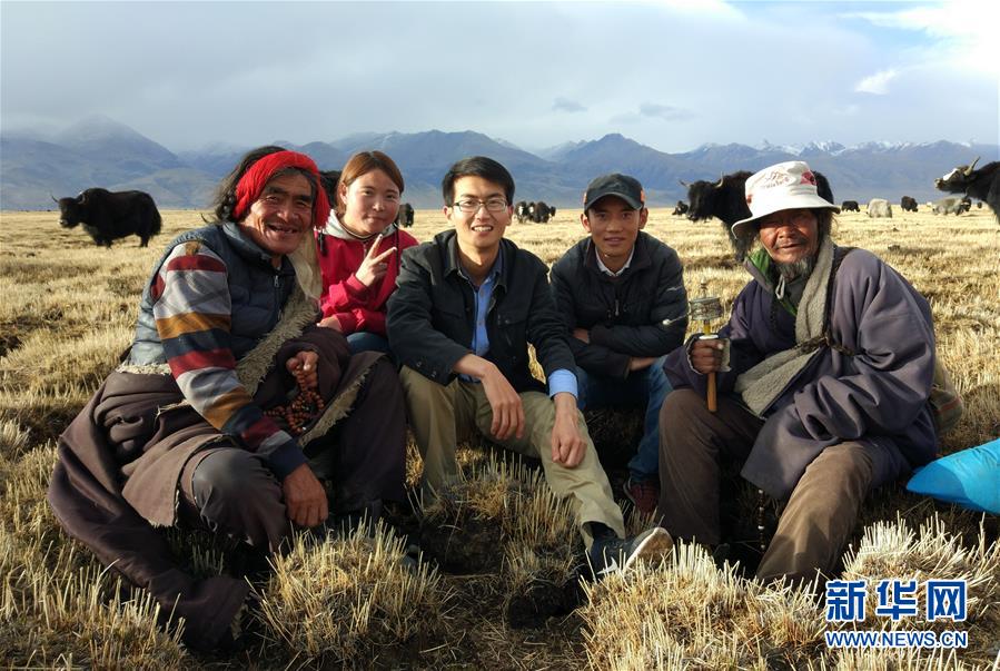 （在習(xí)近平新時(shí)代中國特色社會主義思想指引下&mdash;&mdash;新時(shí)代新作為新篇章&middot;總書記關(guān)心的百姓身邊事&middot;圖文互動)（1）&ldquo;我走進(jìn)大山，是為了讓你走出大山&rdquo;&mdash;&mdash;大學(xué)生支教故事