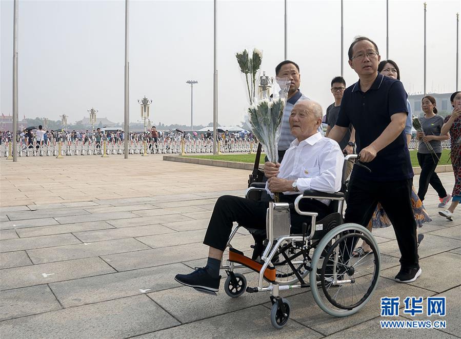 （壯麗70年&middot;奮斗新時代&mdash;&mdash;共和國榮光）（2）張富清：緊跟黨走，做黨的好戰(zhàn)士