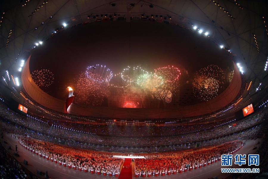 （新華全媒頭條&middot;圖文互動）（4）天翻地覆慨而慷&mdash;&mdash;從慶祝中華人民共和國成立70周年大型成就展看新中國光輝歷程