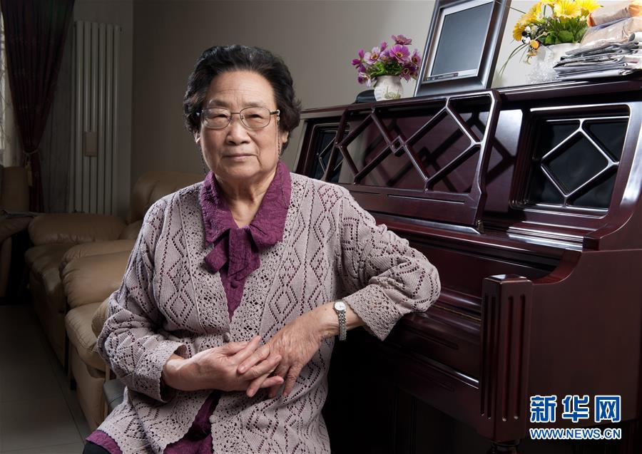 （壯麗70年&middot;奮斗新時(shí)代&mdash;&mdash;共和國榮光&middot;圖文互動(dòng)）（1）屠呦呦：與青蒿結(jié)緣 用中醫(yī)藥造福世界