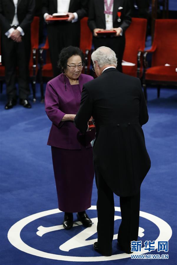 （壯麗70年&middot;奮斗新時(shí)代&mdash;&mdash;共和國榮光&middot;圖文互動(dòng)）（3）屠呦呦：與青蒿結(jié)緣 用中醫(yī)藥造福世界