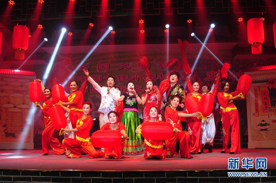 （在習(xí)近平新時(shí)代中國(guó)特色社會(huì)主義思想指引下&mdash;&mdash;新時(shí)代新作為新篇章&middot;總書(shū)記關(guān)心的百姓身邊事&middot;圖文互動(dòng)）（1）讓鄉(xiāng)村社會(huì)既充滿(mǎn)活力又和諧有序&mdash;&mdash;中國(guó)鄉(xiāng)村治理呈現(xiàn)新局面