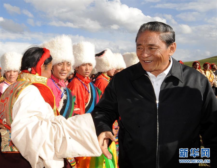 （壯麗70年&middot;奮斗新時(shí)代&mdash;&mdash;共和國(guó)榮光）（2）民族團(tuán)結(jié)的楷模&mdash;&mdash;熱地