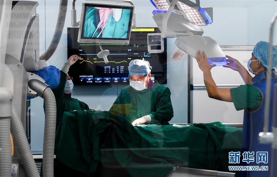 （在習近平新時代中國特色社會主義思想指引下&mdash;&mdash;新時代新作為新篇章&middot;總書記關(guān)切開放事&middot;圖文互動）（8）開放的故事講不完&mdash;&mdash;海南開放再&ldquo;提速&rdquo;