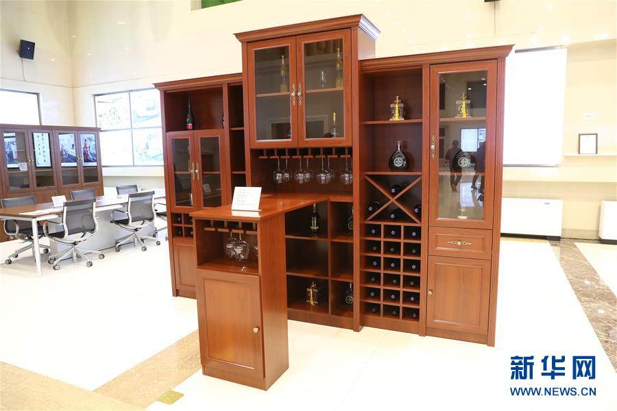 （四中全會精神在基層&middot;圖文互動）（1）老工業(yè)城市&ldquo;明星產品&rdquo;的昔與今