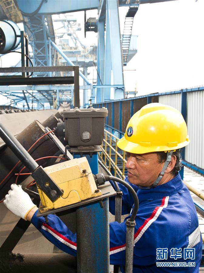 （愛國情 奮斗者&middot;圖文互動）（1）錨定無悔奮進的航向&mdash;&mdash;記港口創(chuàng)新路上的&ldquo;藍領專家&rdquo;孔祥瑞