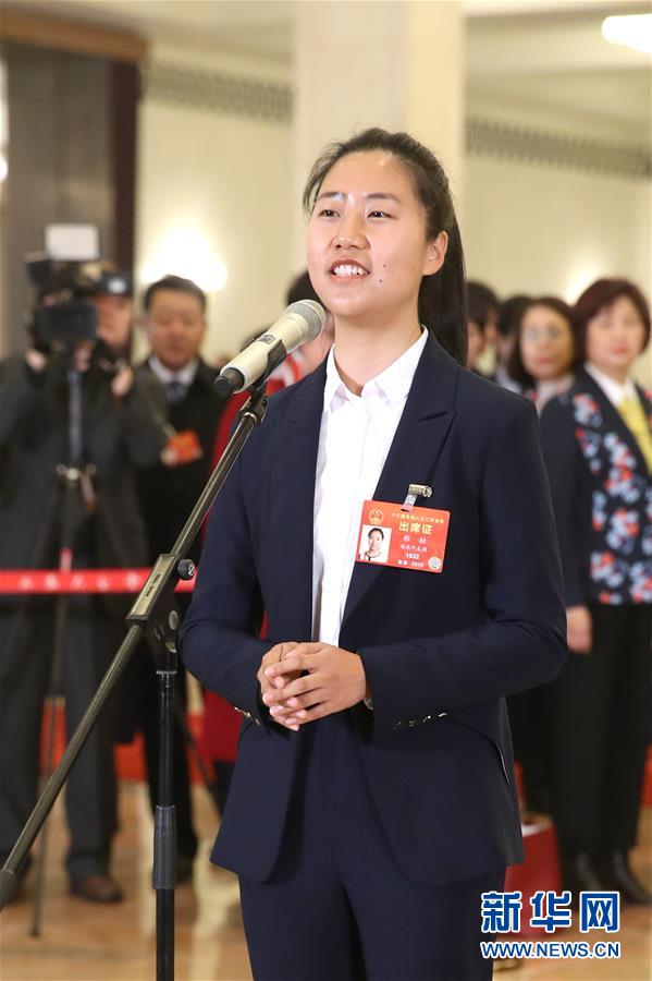（兩會&middot;面對面）（5）全國人大代表接受采訪