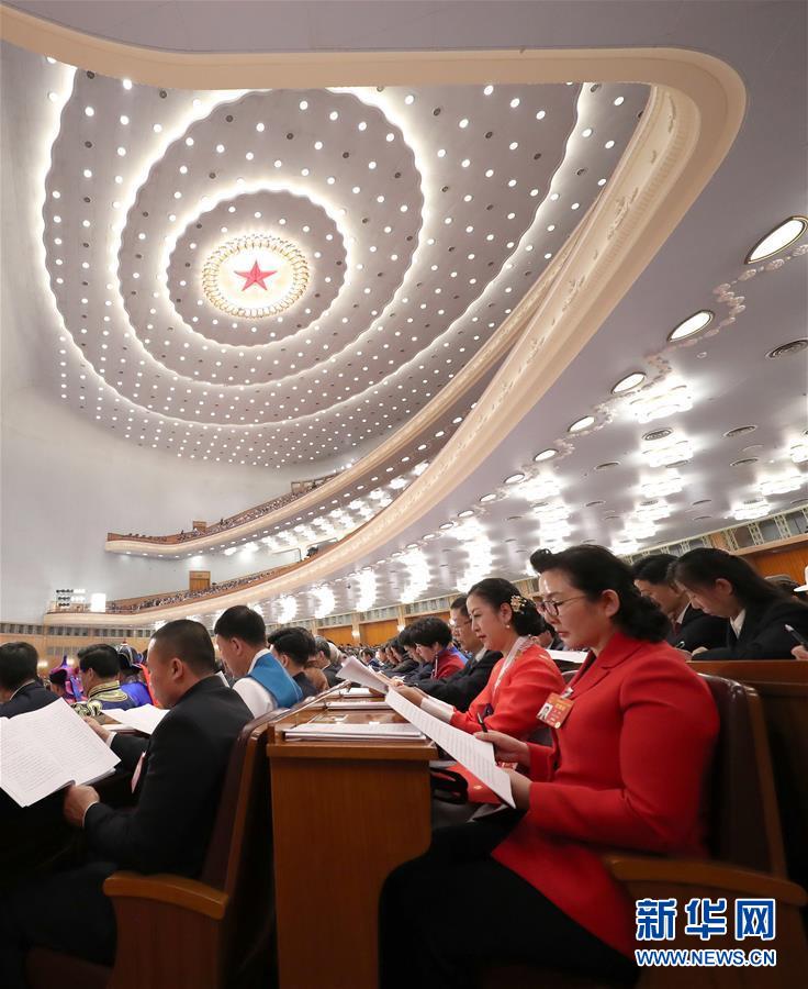 （兩會(huì)&middot;人大開(kāi)幕&middot;XHDW）（8）十三屆全國(guó)人大二次會(huì)議在京開(kāi)幕