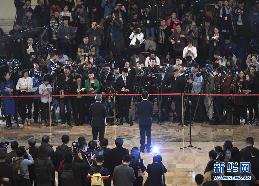 （兩會(huì)&middot;面對(duì)面&middot;XHDW）（19）全國政協(xié)委員接受采訪