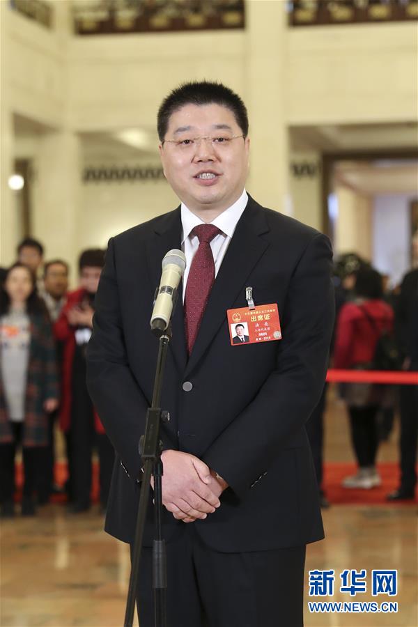 （兩會(huì)&middot;面對(duì)面&middot;XHDW）（6）全國(guó)人大代表接受采訪