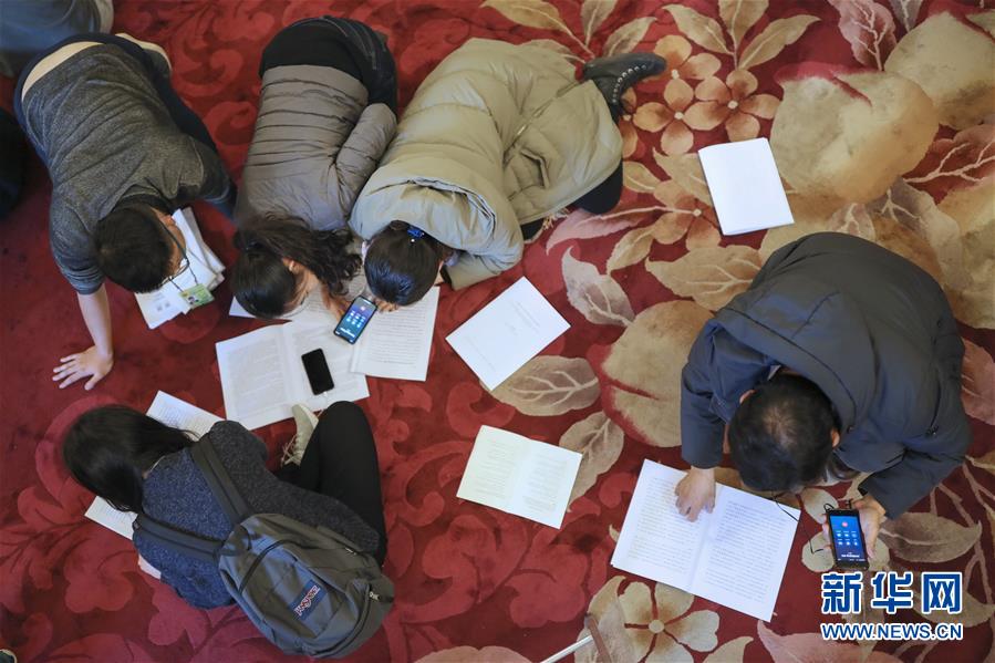 （新華全媒頭條&middot;圖文互動(dòng)）（4）2019&mdash;&mdash;春天里的中國(guó)兩會(huì)故事