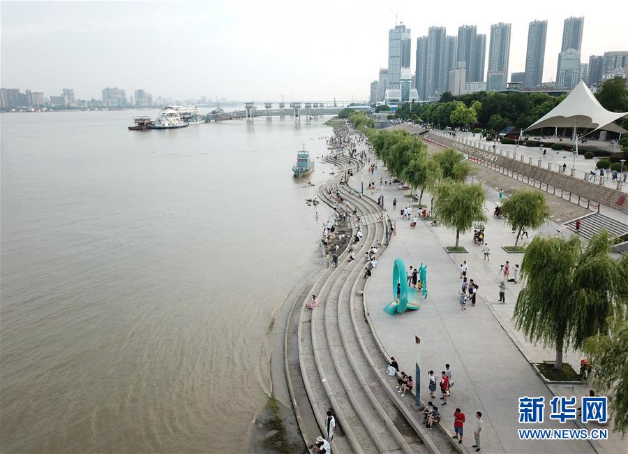 （新華全媒頭條&middot;圖文互動）（2）深入推進(jìn)大保護(hù) 打造引領(lǐng)高質(zhì)量發(fā)展生力軍&mdash;&mdash;推動長江經(jīng)濟(jì)帶發(fā)展座談會召開四年間