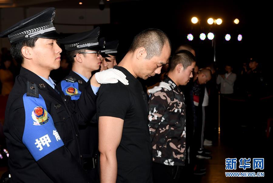 （新華全媒頭條&middot;圖文互動(dòng)）（3）擊楫中流正當(dāng)時(shí)&mdash;&mdash;全國掃黑除惡專項(xiàng)斗爭推進(jìn)紀(jì)實(shí)