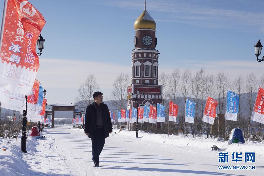 （新春走基層&middot;圖文互動）（7）小鎮(zhèn)里的&ldquo;U盤書記&rdquo;