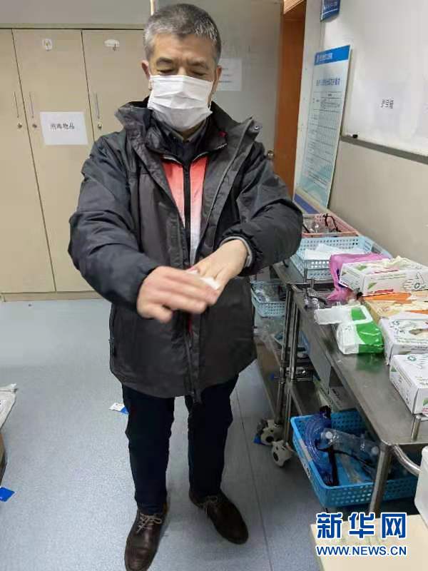 （新華全媒頭條&middot;圖文互動(dòng)）（3）戰(zhàn)紅區(qū)！&mdash;&mdash;發(fā)生在武漢抗疫隔離病房內(nèi)的故事