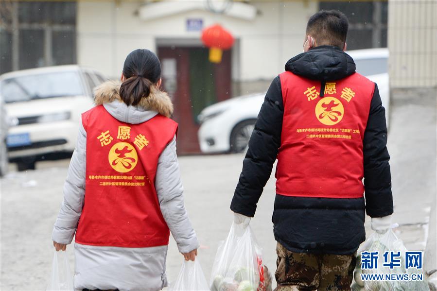 （聚焦疫情防控&middot;圖文互動）（6）&ldquo;我們多跑跑，居民更安全&rdquo;&mdash;&mdash;直擊新疆基層社區(qū)疫情防控