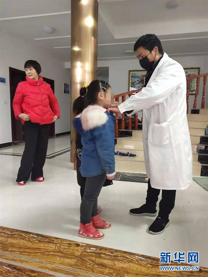 （聚焦疫情防控&middot;圖文互動）（3）從武漢返鄉(xiāng)的一家人：&ldquo;鄰里情割不斷，自行隔離是義務&rdquo;