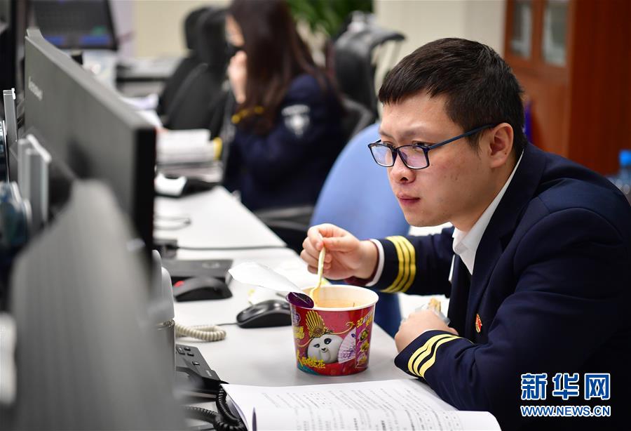 （聚焦疫情防控&middot;圖文互動(dòng)）（2）電網(wǎng)指揮官：&ldquo;千軍萬(wàn)馬&rdquo;戰(zhàn)疫情