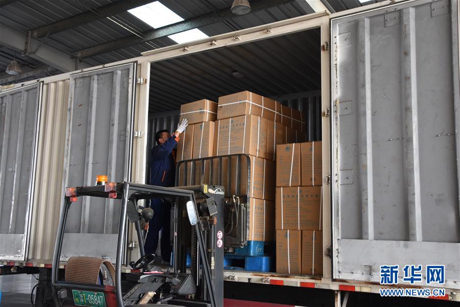 （圖文互動(dòng)）（1）爭(zhēng)分奪秒，為了那千公里之外的馳援&mdash;&mdash;急需防疫物資天津復(fù)工復(fù)產(chǎn)一線見聞