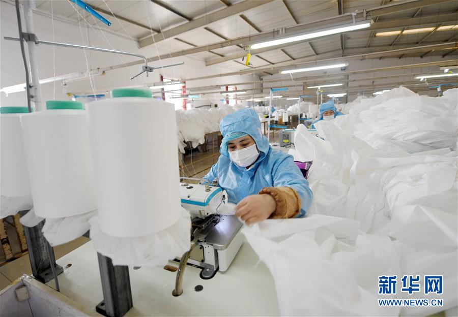 （聚焦疫情防控&middot;圖文互動）（6）我們能多產(chǎn)一件，前方就少一份風(fēng)險&mdash;&mdash;醫(yī)用防護服&ldquo;河北制造&rdquo;緊急&ldquo;起飛&rdquo;記