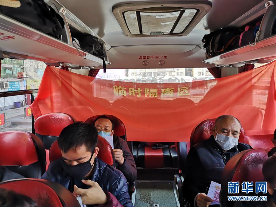 （做好六穩(wěn)工作 應對復雜局面&middot;圖文互動）（2）四川：&ldquo;點對點、一站式&rdquo;送農民工安全返崗