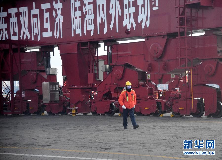 （圖文互動）（1）海港轉運不停歇　整體運能待釋放&mdash;&mdash;沿海主要港口生產見聞