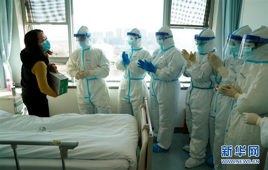 （新華全媒頭條&middot;圖文互動(dòng)）（6）&ldquo;與國家同舟，與人民共濟(jì)&rdquo;&mdash;&mdash;新冠肺炎重癥救治同濟(jì)醫(yī)院戰(zhàn)&ldquo;疫&rdquo;直擊
