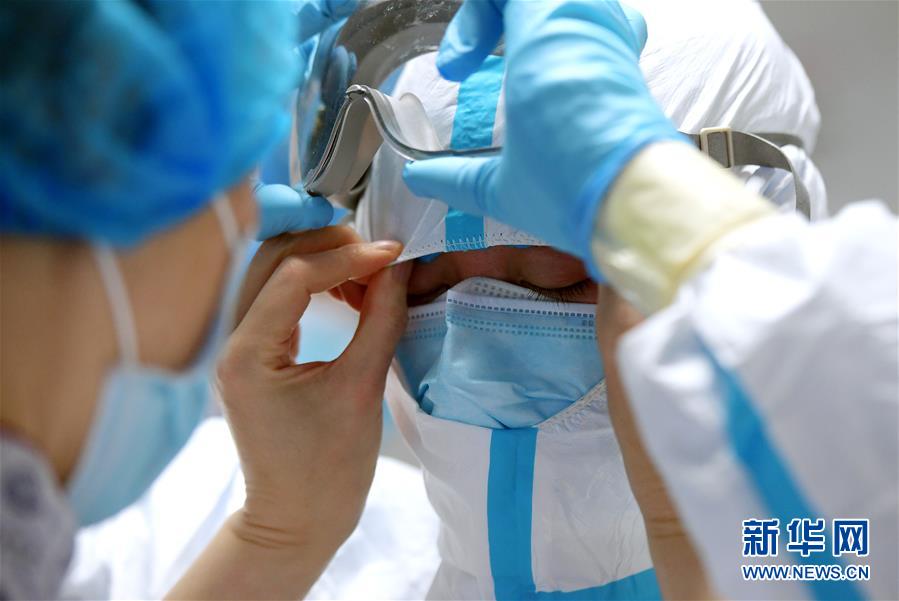 （新華全媒頭條&middot;圖文互動(dòng)）（10）&ldquo;與國家同舟，與人民共濟(jì)&rdquo;&mdash;&mdash;新冠肺炎重癥救治同濟(jì)醫(yī)院戰(zhàn)&ldquo;疫&rdquo;直擊