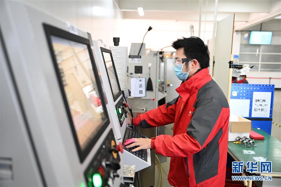 （來自經(jīng)濟(jì)前沿的故事&middot;企業(yè)復(fù)工復(fù)產(chǎn)&middot;圖文互動）（7）&ldquo;危機(jī)中發(fā)現(xiàn)新商機(jī)&rdquo;&mdash;&mdash;中國科技制造企業(yè)復(fù)工復(fù)產(chǎn)觀察