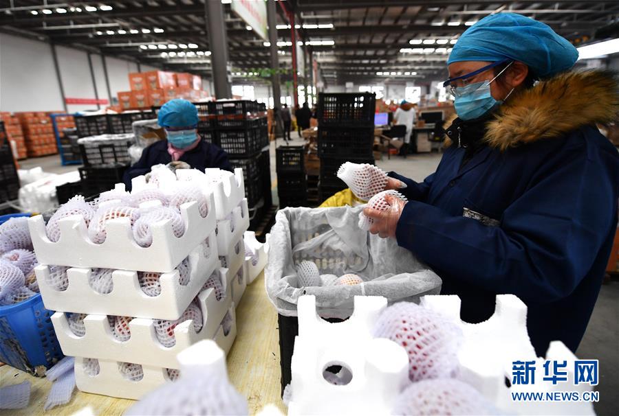 （聚焦疫情防控&middot;圖文互動(dòng)）（1）&ldquo;一輛輛車出發(fā)，春暖花開的日子就不遠(yuǎn)了&rdquo;&mdash;&mdash;西北電商大縣陜西省武功縣復(fù)工見聞