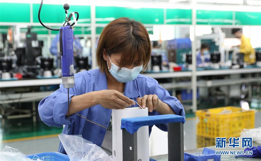 （抓好經(jīng)濟(jì)發(fā)展 應(yīng)對(duì)復(fù)雜局面&middot;圖文互動(dòng)）（1）在&ldquo;家電之都&rdquo;順德看&ldquo;中國(guó)制造&rdquo;抗壓前行 