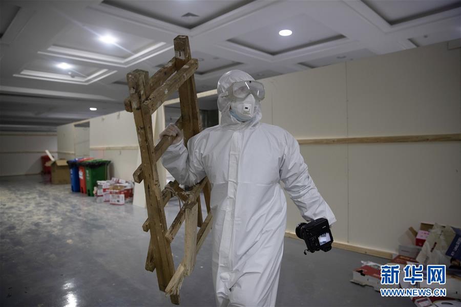 （一線抗疫群英譜&middot;特稿&middot;圖文互動）（5）不畏艱險，深入一線&mdash;&mdash;&ldquo;武漢保衛(wèi)戰(zhàn)&rdquo;一線新聞工作者素描
