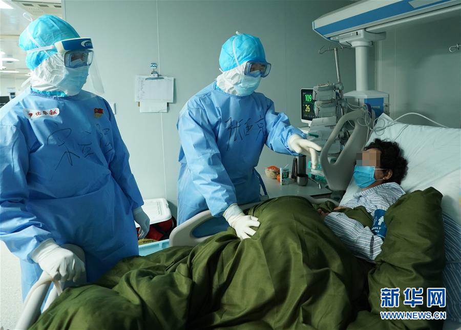 （新華全媒頭條&middot;圖文互動(dòng)）（1）和時(shí)間拼速度 與死神搶生命&mdash;&mdash;火神山醫(yī)院重癥醫(yī)學(xué)一科里的&ldquo;生死戰(zhàn)&rdquo;