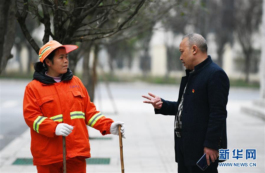 （新華全媒頭條&middot;圖文互動）（2）來自大山深處的&ldquo;移民管家&rdquo;&mdash;&mdash;記貴州正安縣瑞濠街道辦事處主任吳太璽